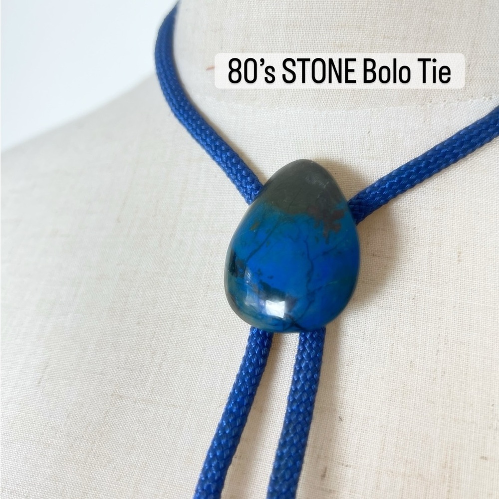 BLUE & GREEN Stone 80’s 80s Vintage Corded Silver Tip Western Bolo Tie Necklace
